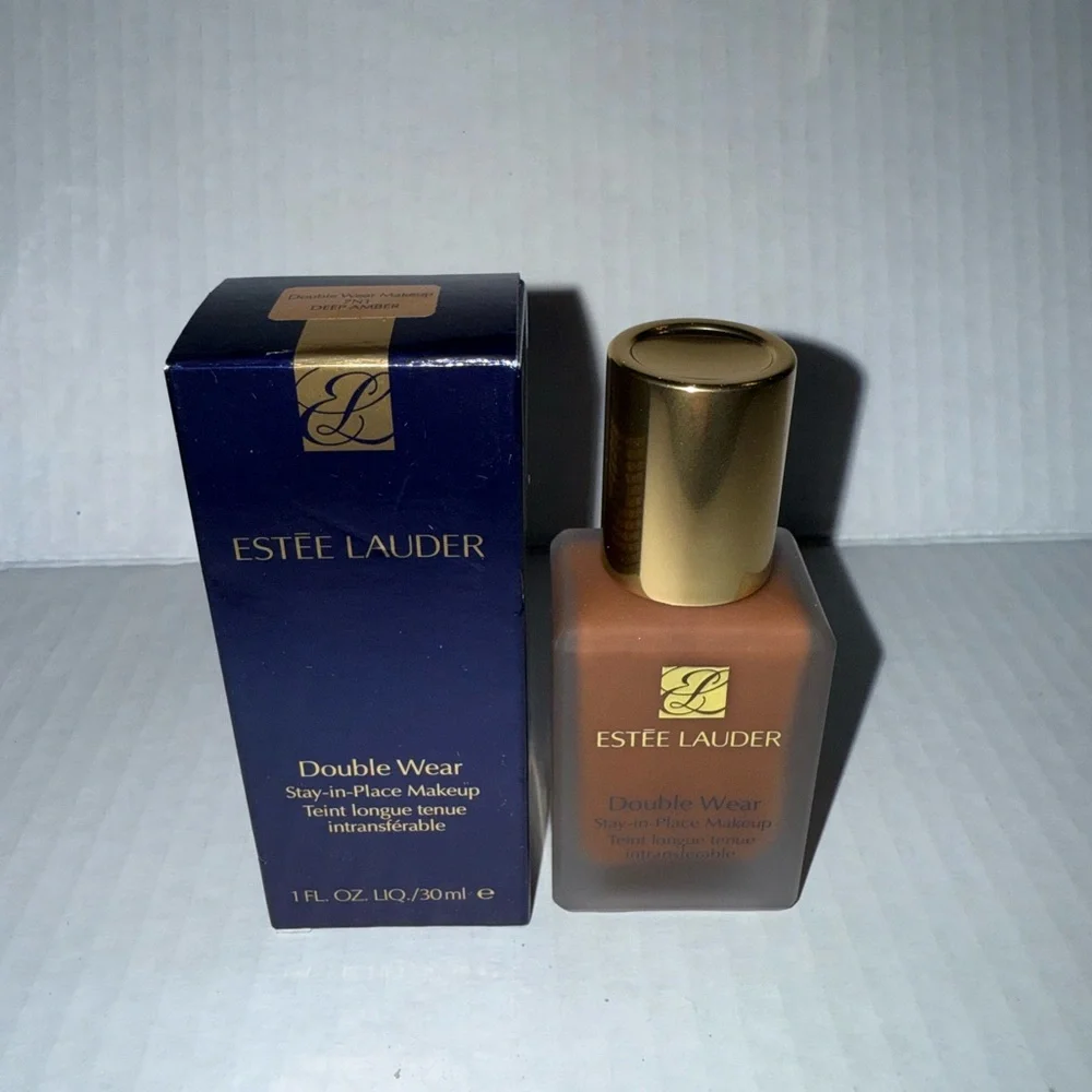 Estee Lauder Double Wear Makeup 7N1 Deep Amber 1 oz.  Brand new